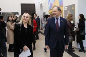 „რამ შემქმნა ადამიანად?“ თანამედროვე ქართული ვიზუალური ხელოვნების გამოფენა / Multimedia exhibition “What makes me human?”,