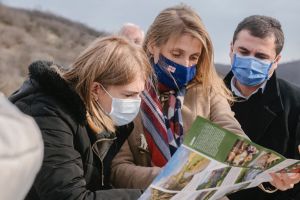 ევროკავშირის და საქართველოს რეგიონული განვითარებისა და ინფრასტრუქტურის სამინისტროს წარმომადგენლები კახეთში მხარდაჭერილ პროექტებს ესტუმრნენ/EU and MRDI visit regional development projects in Kakheti